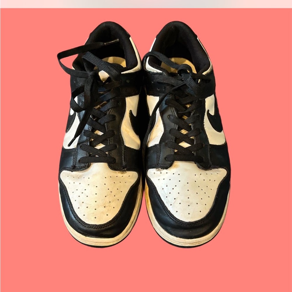 Men’s 10.5 Nike pandas